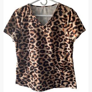 Ladies Size M Leopard Print Scrub Top